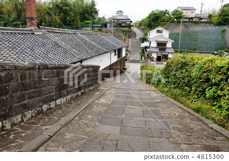 A slope of a vinegar store 4815300