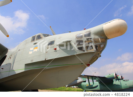 Amphibious plane 4818224