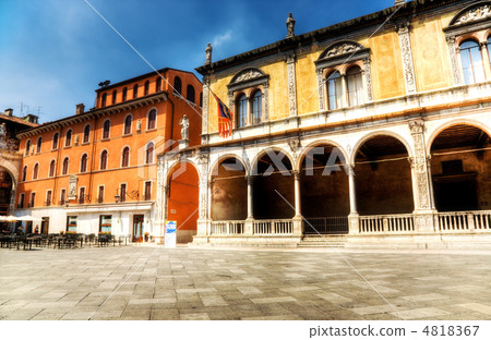 Italian square 4818367