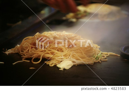 Fried noodles  4823583