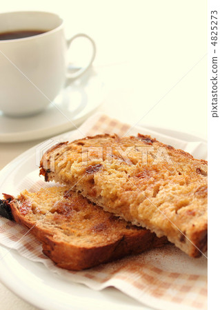 Raisin bread and coffee Raisin bread and coffee 4825273