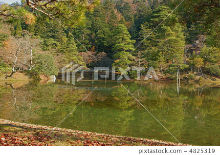 Shogakuin Rikyu Bath Tongu Pond 1 4825319