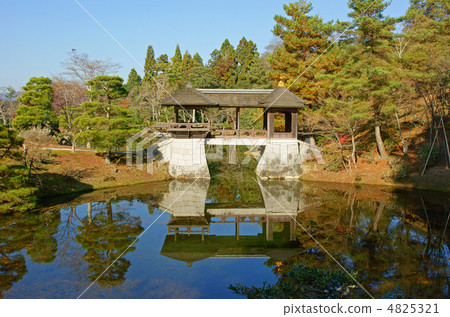 Shogakuin Rikyu Bath Tongu Pond 2 4825321