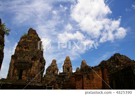 Pre / Loop of Angkor Wat remains 4825390