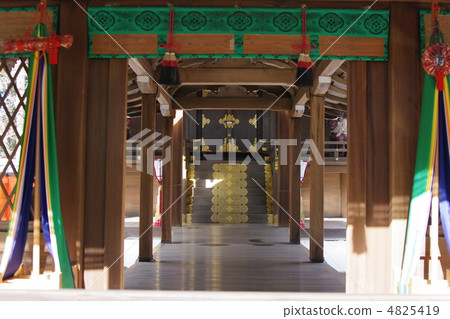 寺廟柱子地板晴朗的走廊 寺廟柱子地板晴朗的走廊 4825419