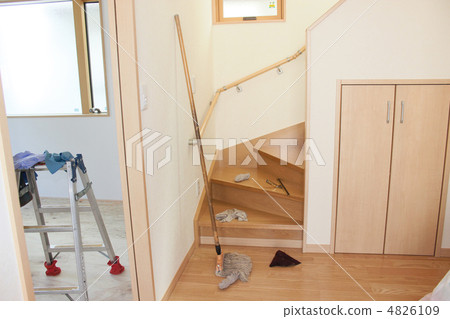 House cleaning  4826109