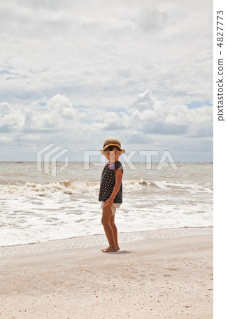 海 海 4827773