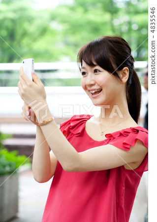 使用手機的女人 4835546