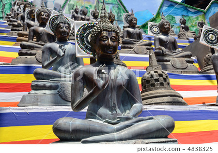 Buddha statue of Gangarama Temple 4838325