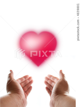 手包裹著心臟 4839801