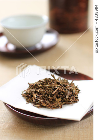 roasted green tea  4839994