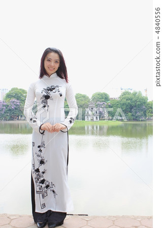 湖和越南美 湖和越南美 4840556