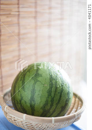 Watermelon and sledge 4841171