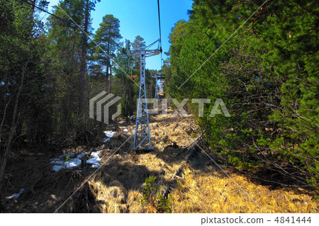Wonderful view of the cableway in the mountains. Wonderful view of the cableway in the mountains. 4841444