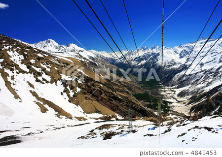 Wonderful view of the cableway in the mountains. Wonderful view of the cableway in the mountains. 4841453