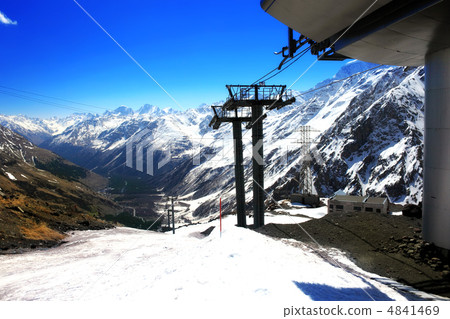Wonderful view of the cableway in the mountains. Wonderful view of the cableway in the mountains. 4841469
