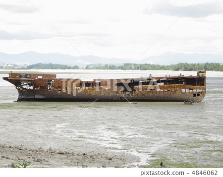 Abandoned ship Abandoned ship 4846062