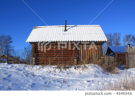 old wooden farmhouse old wooden farmhouse 4846948