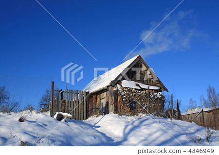 old wooden farmhouse old wooden farmhouse 4846949