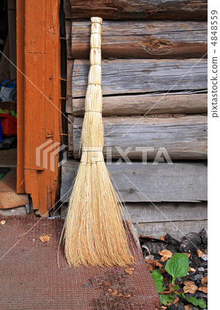 besom 4848559