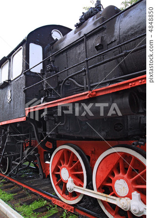 wheel of the old locomotive on stop wheel of the old locomotive on stop 4848850