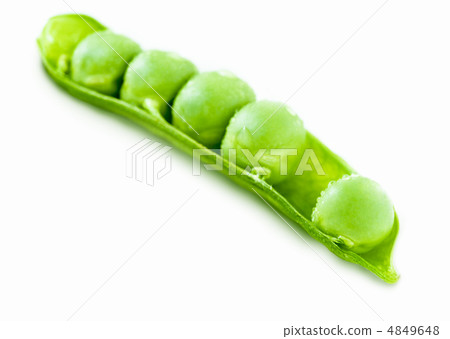 peas isolated on white peas isolated on white 4849648