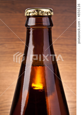 Bottle of beer 4850116