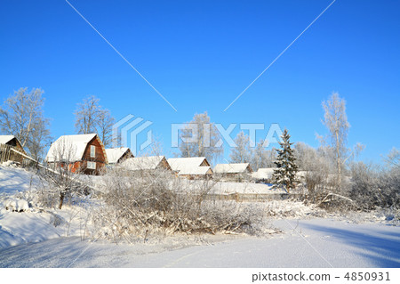 village is on coast to freeze river 4850931