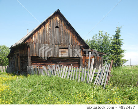 Are old the house 4852487