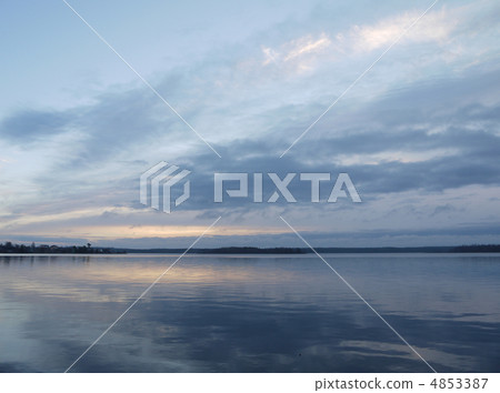 Coast of lake 4853387