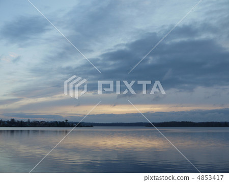 Coast of lake 4853417