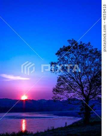 中川川的日出（垂直切割） 4858418