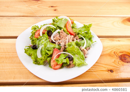Onion salad of meat with roast vegetables 4860381
