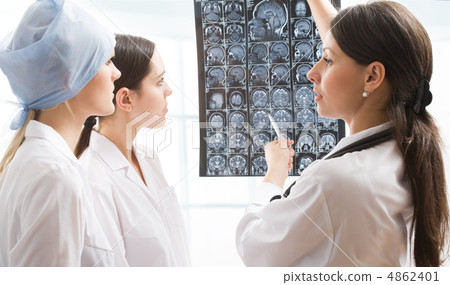 Young doctors 4862401