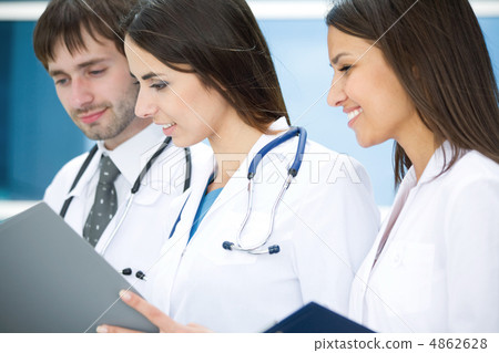 Young doctors 4862628