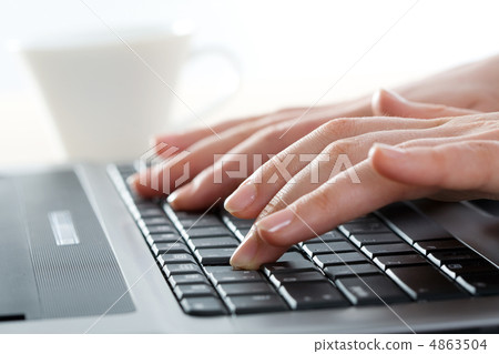 Typing hands Typing hands 4863504