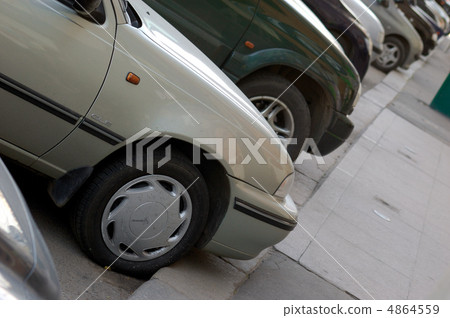 on parking 4864559