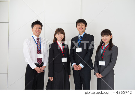 Businessman and business woman in her twenties 4865742