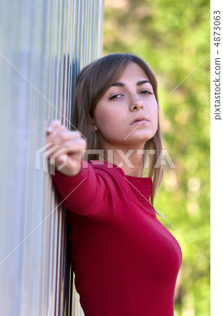 Portrait of a beautiful young girl Portrait of a beautiful young girl 4873063