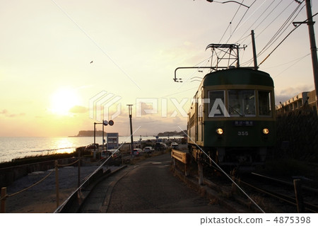 Enoden at dusk Enoden at dusk 4875398