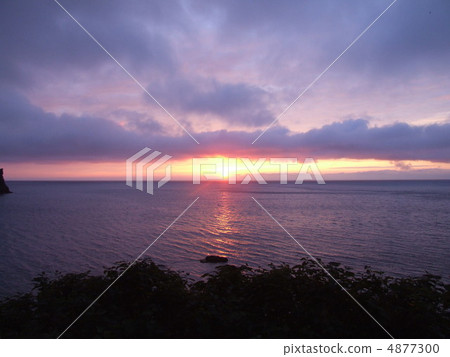 A sunset A sunset 4877300