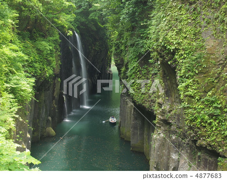 Takachiho Hoshi genuine waterfall 4877683