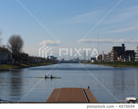 Boat practice under blue sky Boat practice under blue sky 4878094