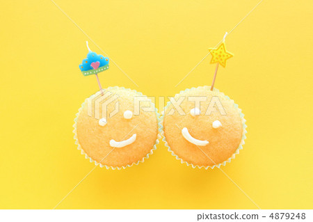 Festive cupcakes Festive cupcakes 4879248