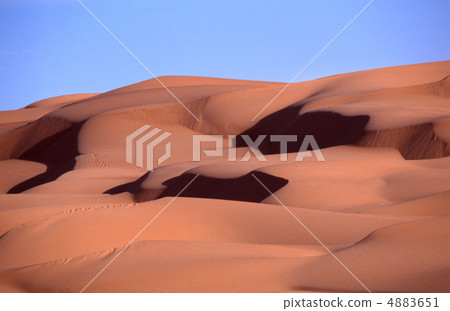 撒哈拉大沙漠的沙丘 4883651