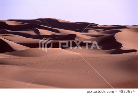 Dunes of the Sahara Desert Dunes of the Sahara Desert 4883654