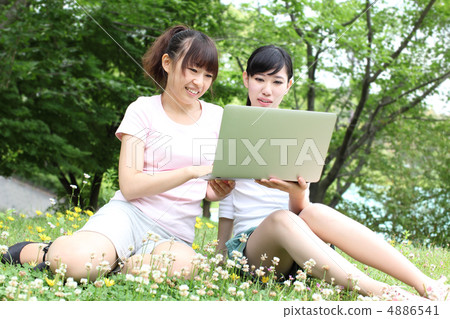 Two people who are online after sports 4886541