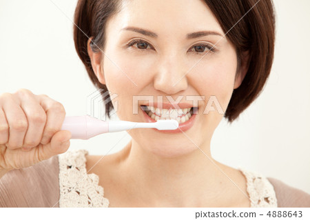 Dental care (middle women) Dental care (middle women) 4888643