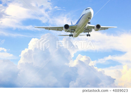 夏雲和飛機 4889023
