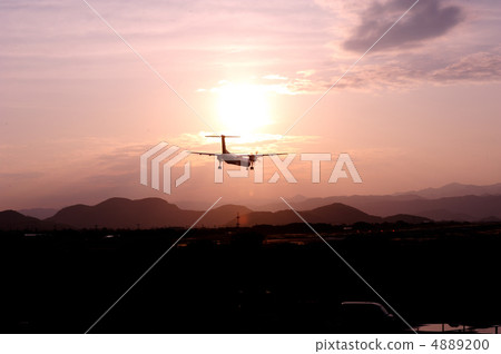 From ANA Bombardier Osaka to Kochi Landing Twilight Landing 4889200